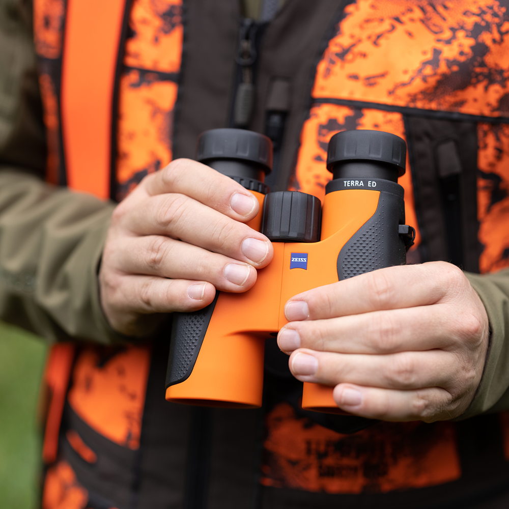 prismaticos-zeiss-terra-ed-8x42-edicion-limitada-naranja-5.png Prismáticos ZEISS Terra ED 8x42 Naranja 5