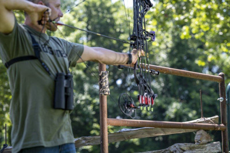 Altavoz bluetooth y cargador BUSHNELL Outdoorsman 18