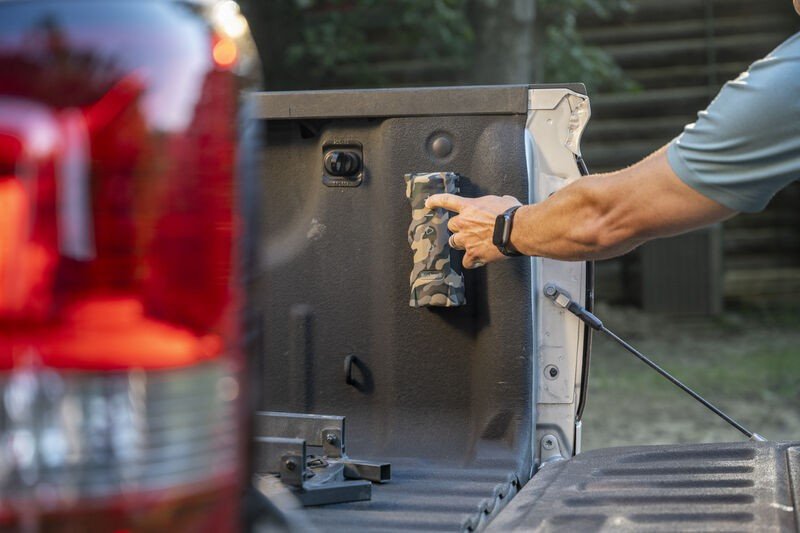 Altavoz bluetooth y cargador BUSHNELL Outdoorsman 20